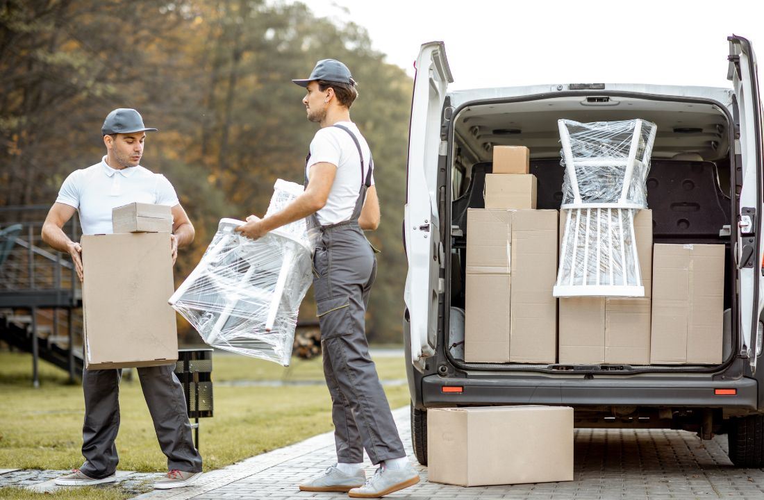 prevoz-namestaja-kombijem